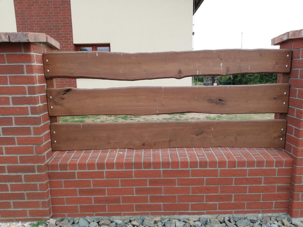 Přírodní plot podélný